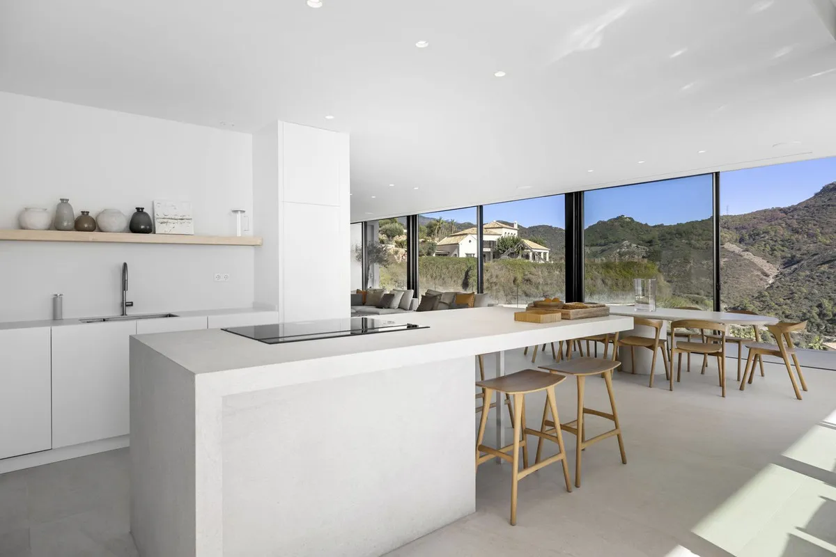 e2998f44-9946-4d19-ba18-6317264a9682