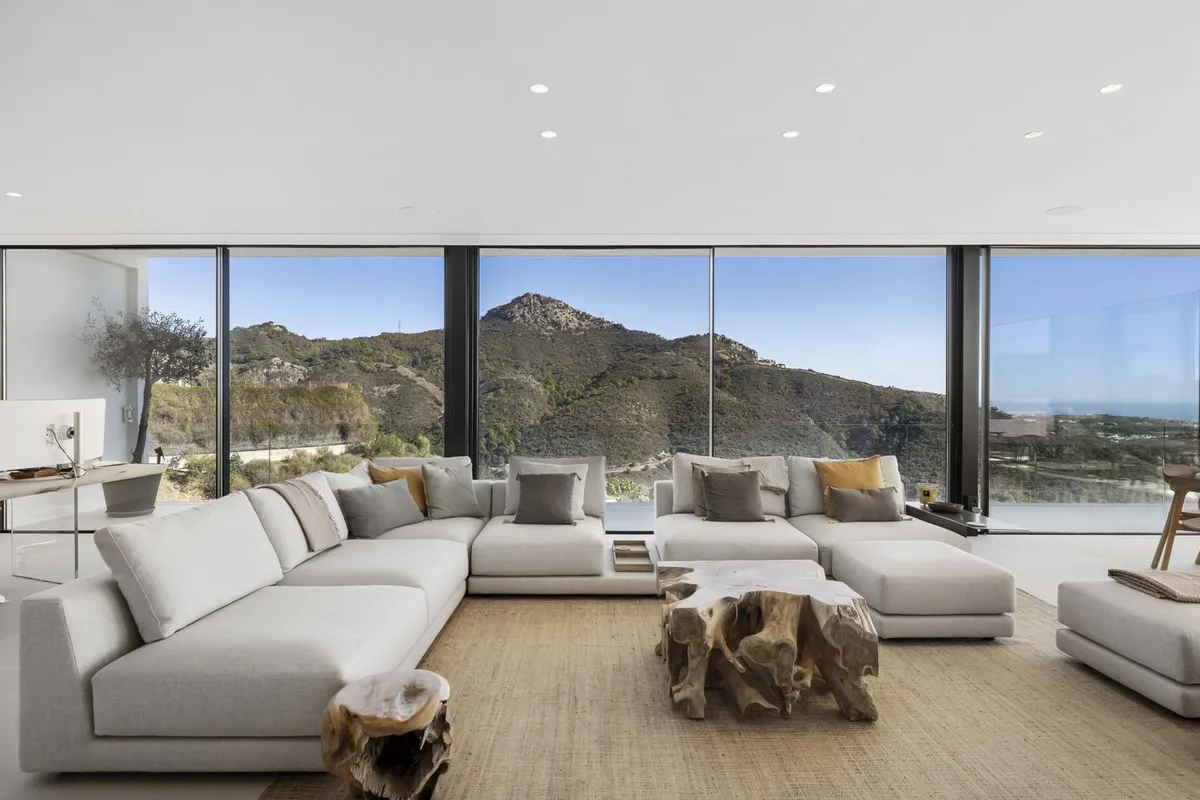 e5f9cbf7-4ce3-4ba6-9b6e-9fe17bd16ce9