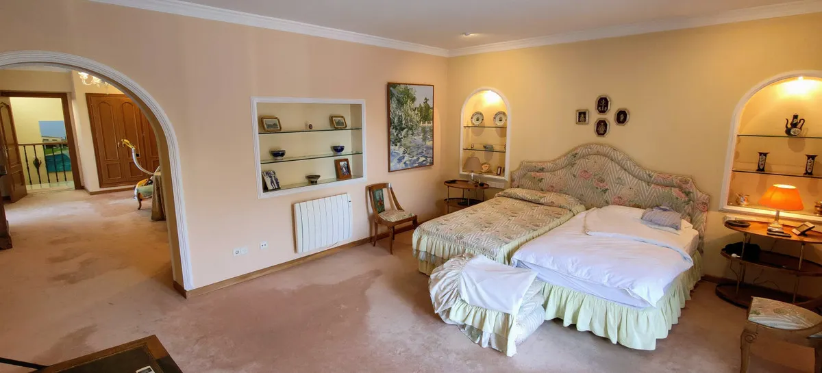 9c5f7a6d-d3c2-4e54-abfc-4410f5271fe1