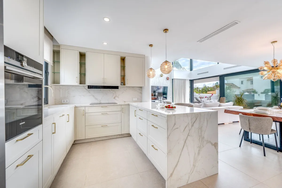 15e624af-95bb-4e77-b95e-802e0e62e9f8