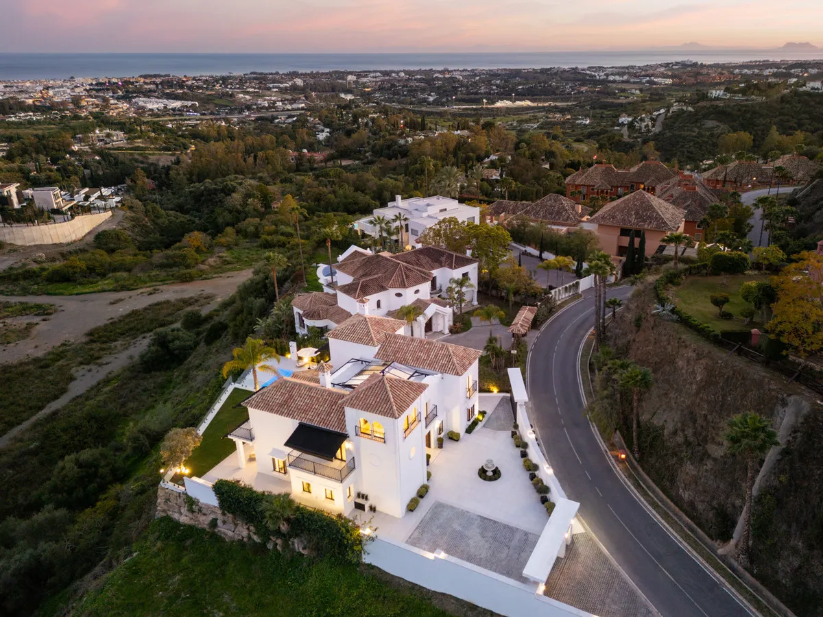 e34a7435-4006-4e87-8342-e37ba3f72015