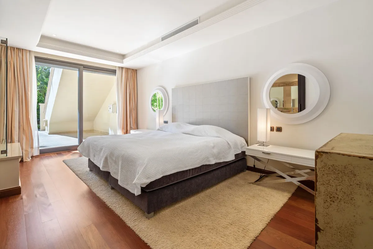 51e16fe7-baf9-409d-bdfb-46c2dcfa7de8