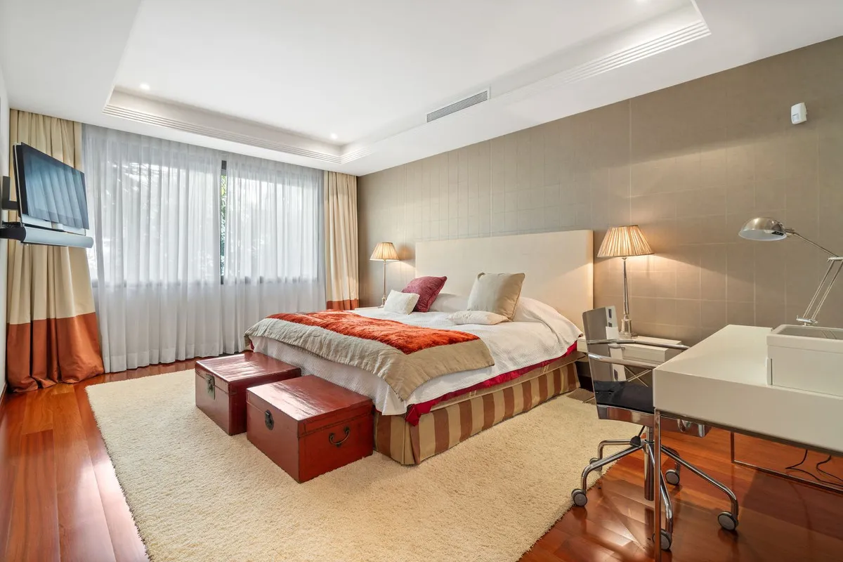 a75eb129-e132-40ce-8f4d-56b03d30a299