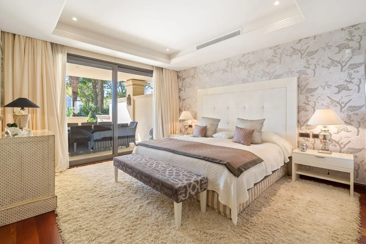 e0aa10fa-96d5-4d30-a219-d1bdd1f9f5f8