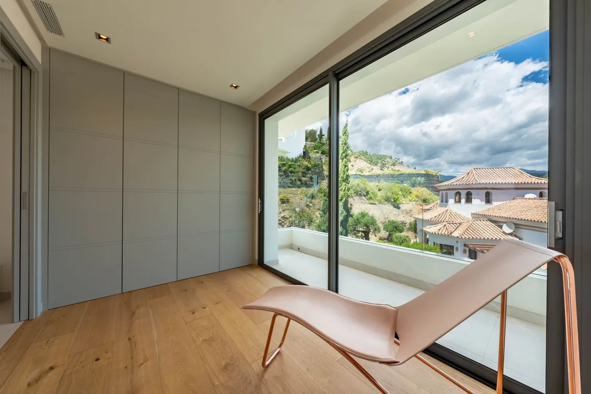 100cc78d-ed2d-4385-b40f-6fbf2f920963