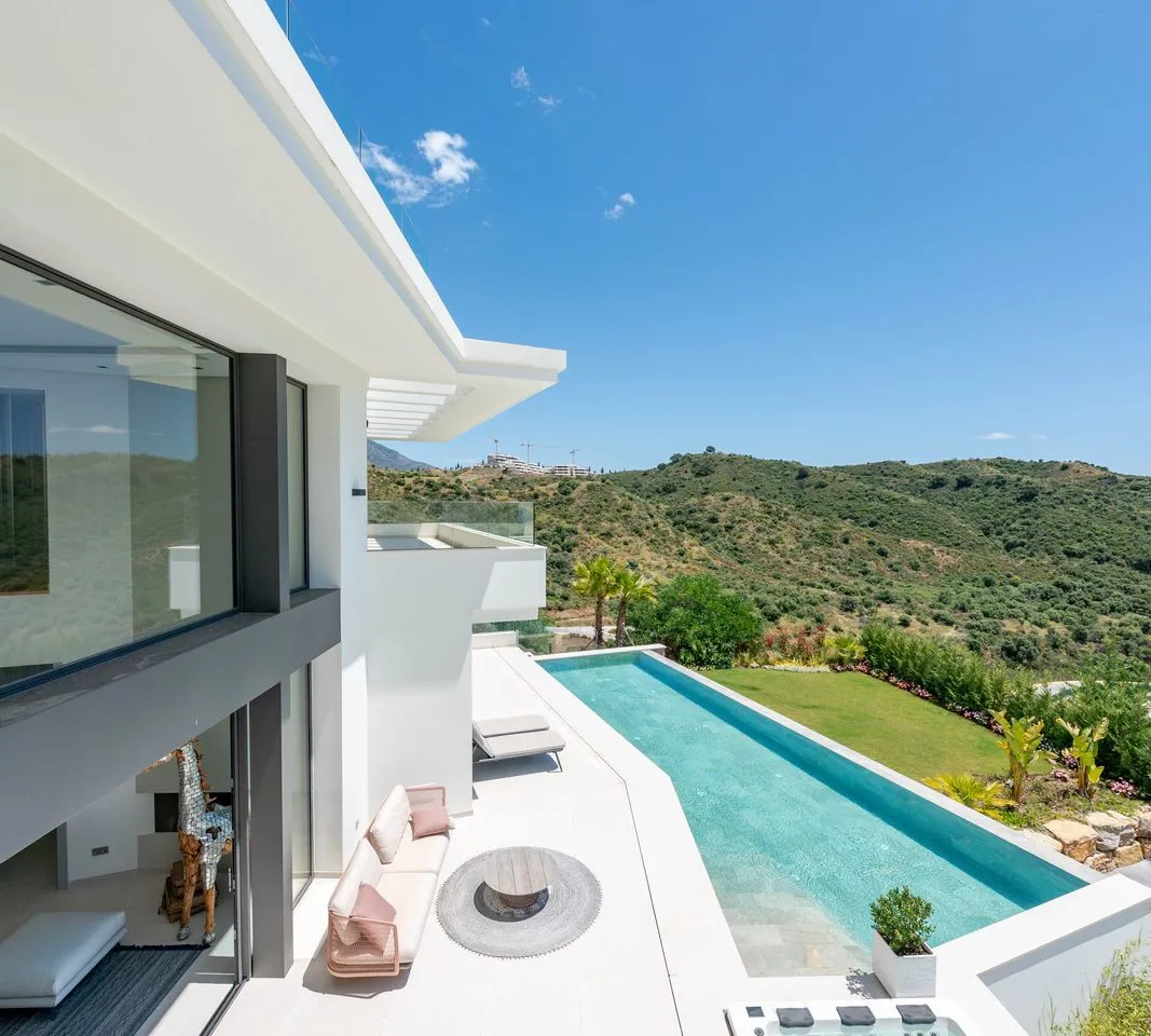 1e5391ce-f981-4de9-bcf4-9e32238340bc