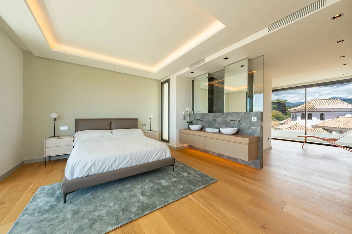 3005d130-a1e2-4438-aa09-d536a96591de