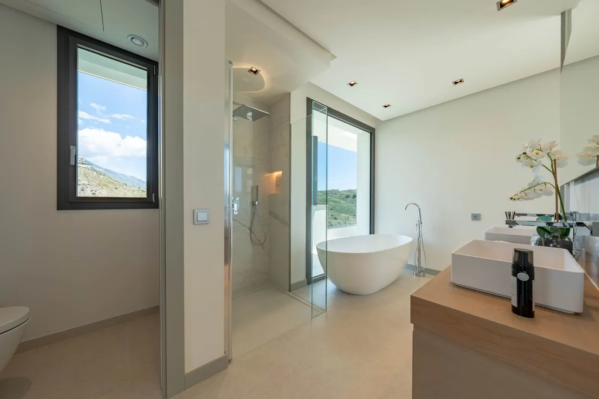 38711719-ae51-4d0a-bc29-30b9b5d4e390