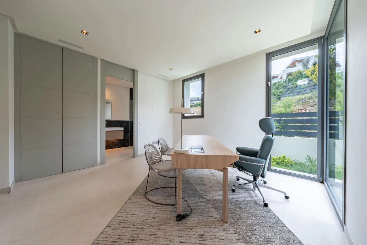 4e859f67-6067-44e9-b2e4-b098b7557520