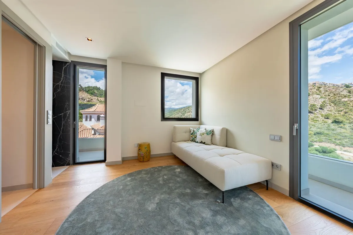 5b7642c6-b0bc-48bd-bbf0-c7096053a422