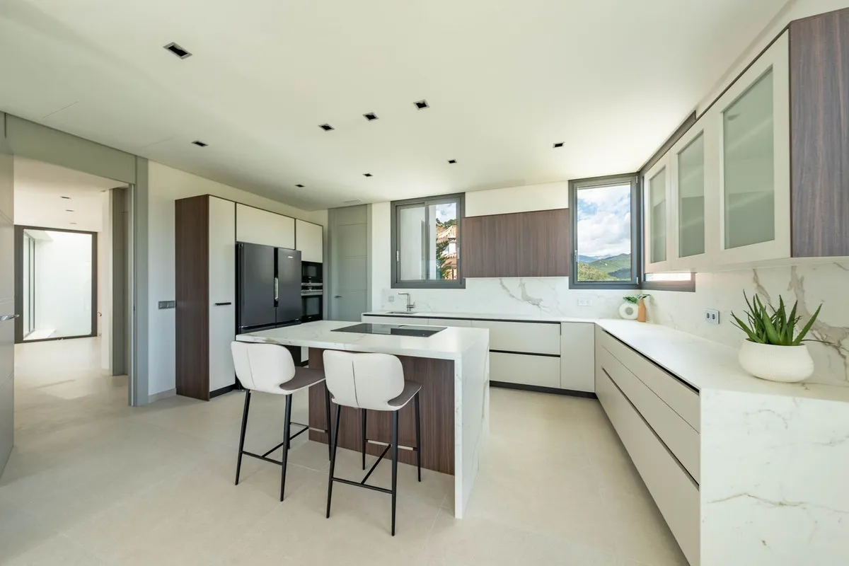 5cae8e8c-aee8-4269-8838-27c384bfcd0f