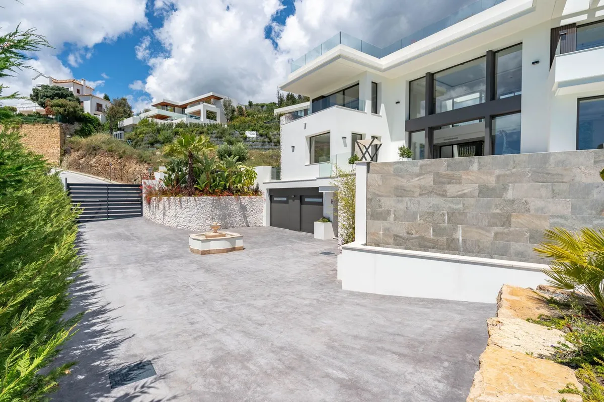 8468627c-3f26-4486-a706-2498c752299a