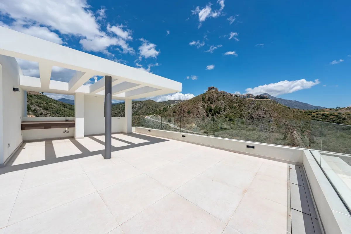 b93e668a-5a71-49cc-a0c7-1eb356b0421d