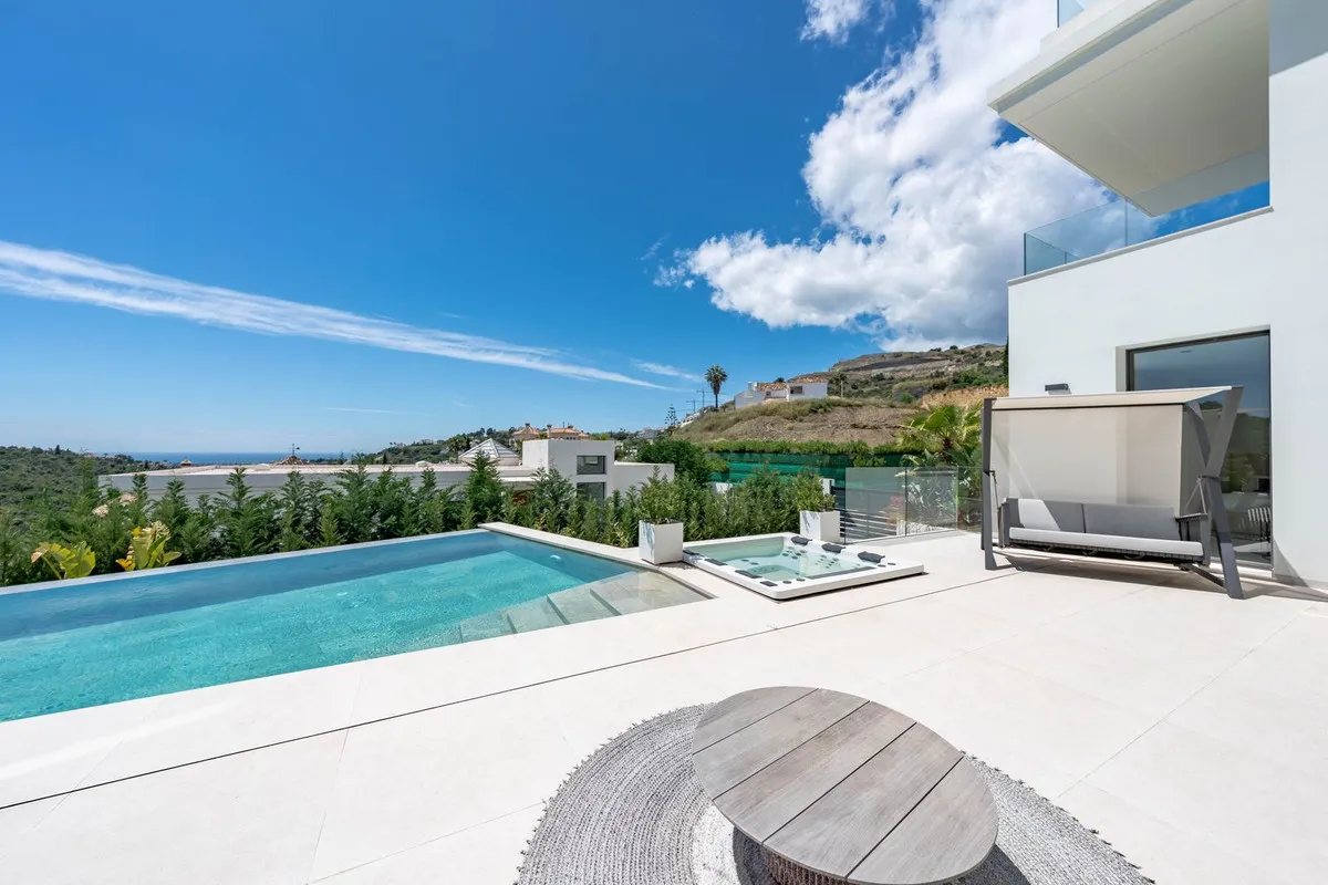 b9b660f6-2560-4149-8213-1a6942b7dd58