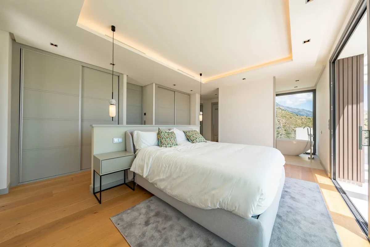 bc032235-f4be-40b6-8783-0974d26619c9