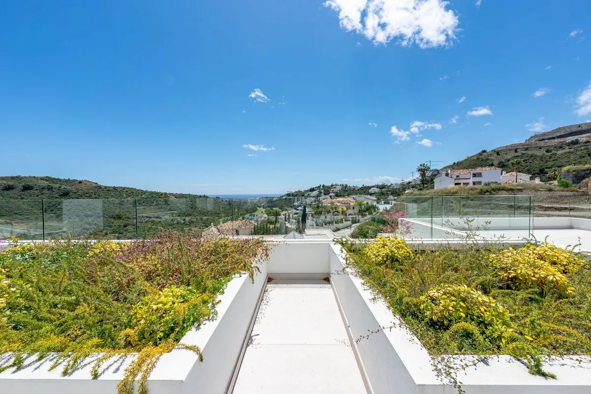 c034db06-9624-415c-8b99-542ebee7e93c