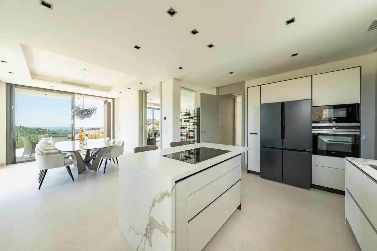 c97def9d-cc49-4032-a9c5-386dfd54692b