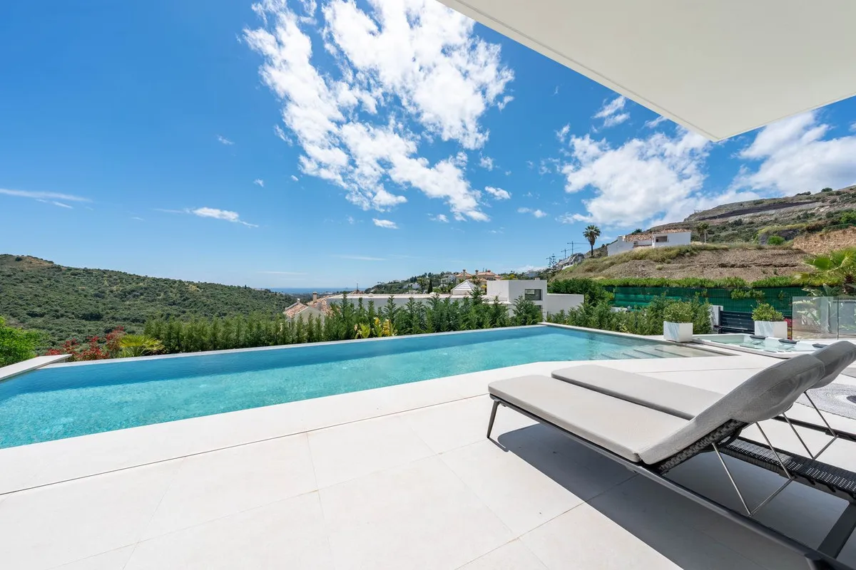 dcdd478e-54a1-4fbf-9d68-16f18c0466ca