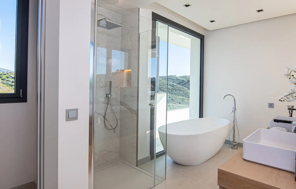 1702cd38-8488-465f-86c6-71f8bb623c6c