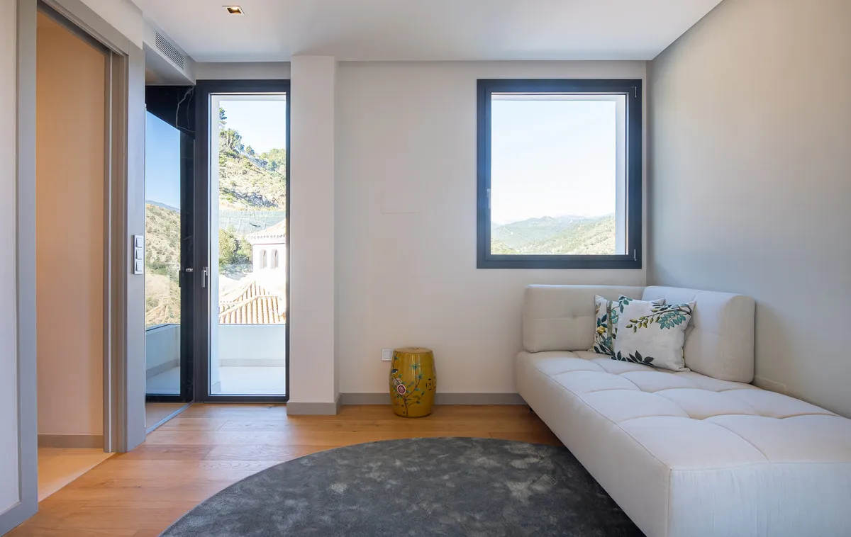 65a9c5d0-4675-460b-a7ca-a23494361e6f