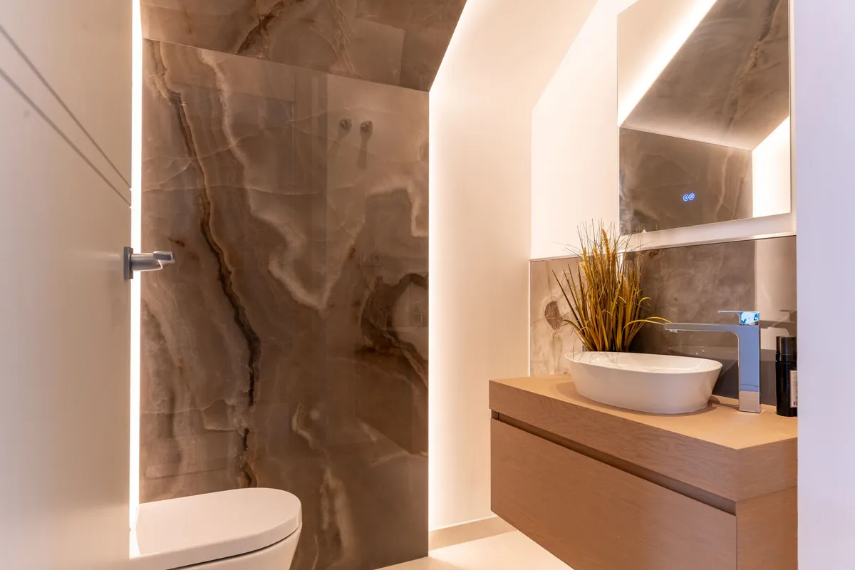 b940dbe7-3979-4b0d-9cc4-67525200a97f