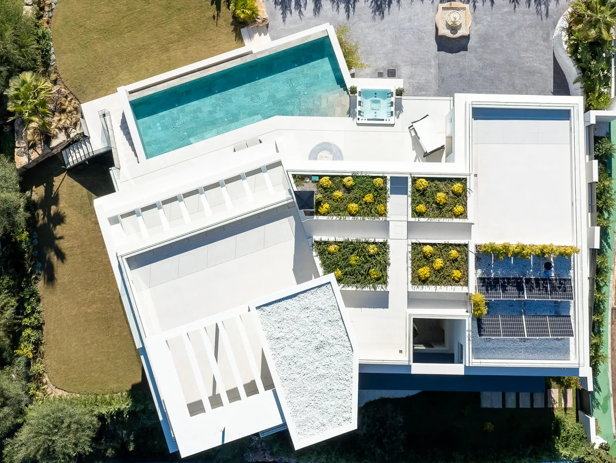 e0ce1e9c-b3f2-4190-8e17-0256e447910d