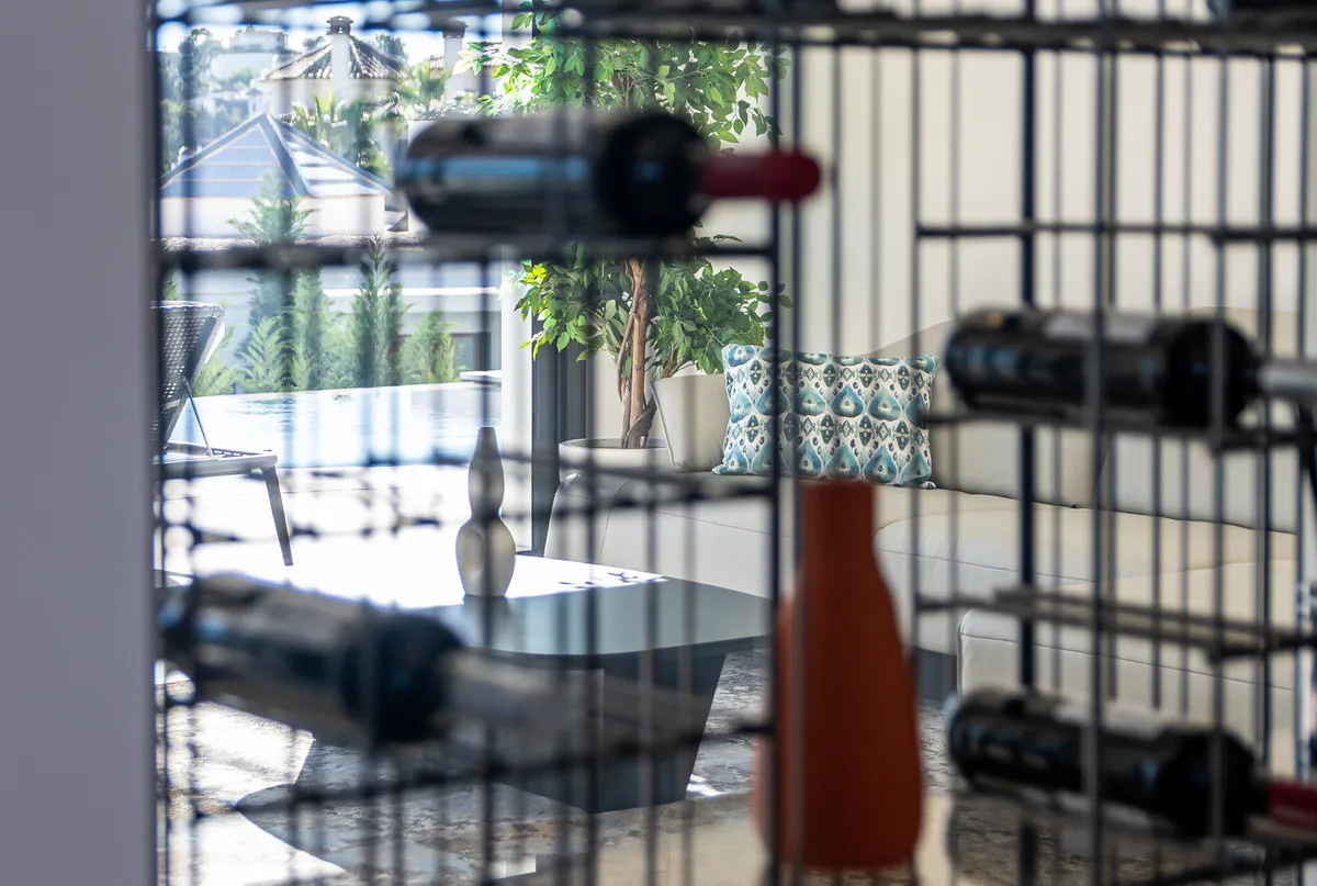 e85c64e2-6d28-4908-aae2-20adb2bdba43