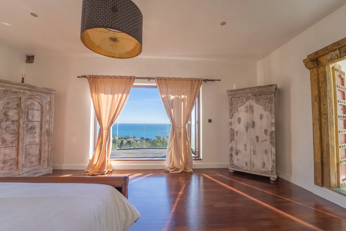 b0975121-1bc2-4a6a-bcac-6e4181d47003