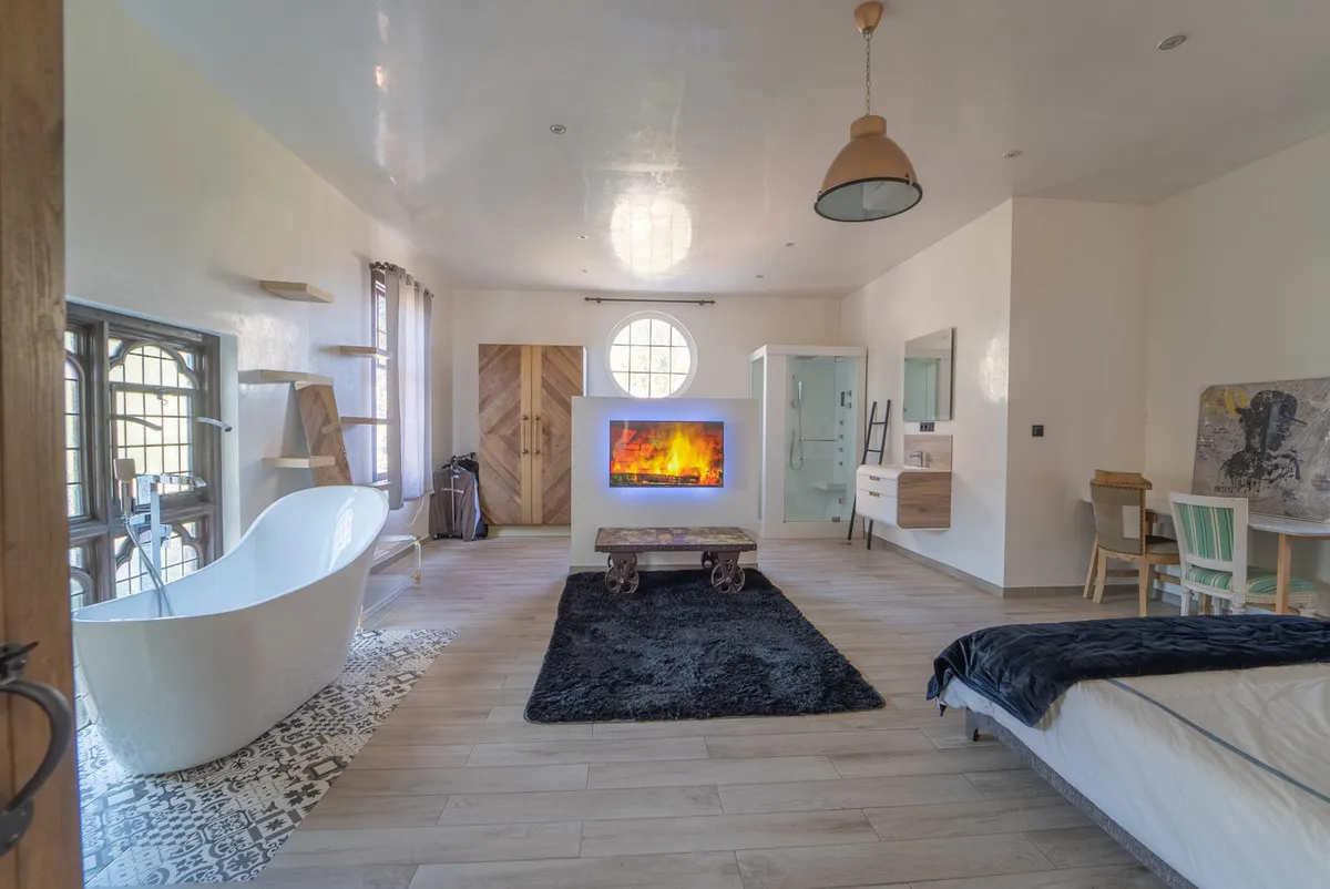 ce81b0f3-31ff-41df-834f-afc413e12ced