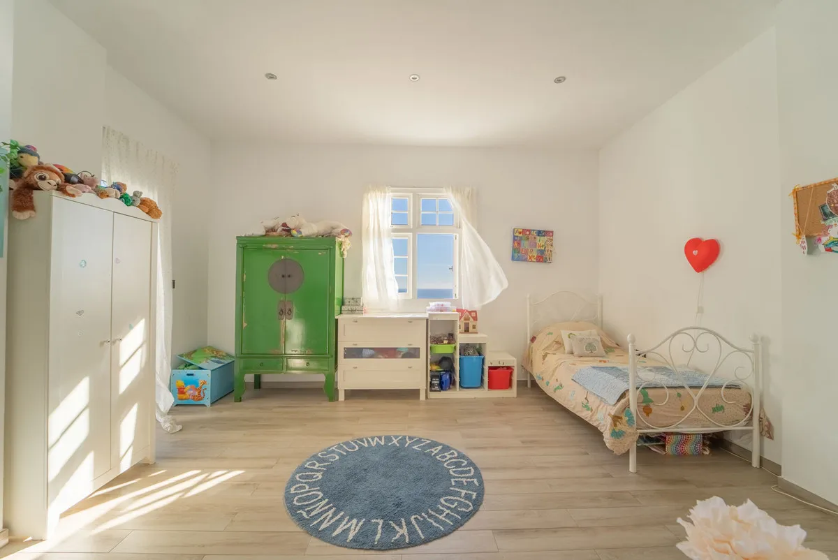 cebfdea2-b2a0-41ac-81b9-0d3d3ddafeaf