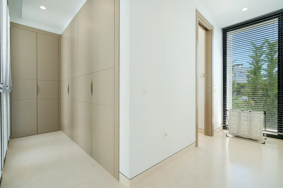 2d69c71b-35de-4ab3-ad47-a6d35d119e44