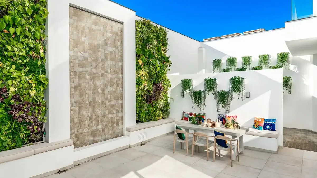 2f883d33-ae14-4640-80b7-bb162938cdcd