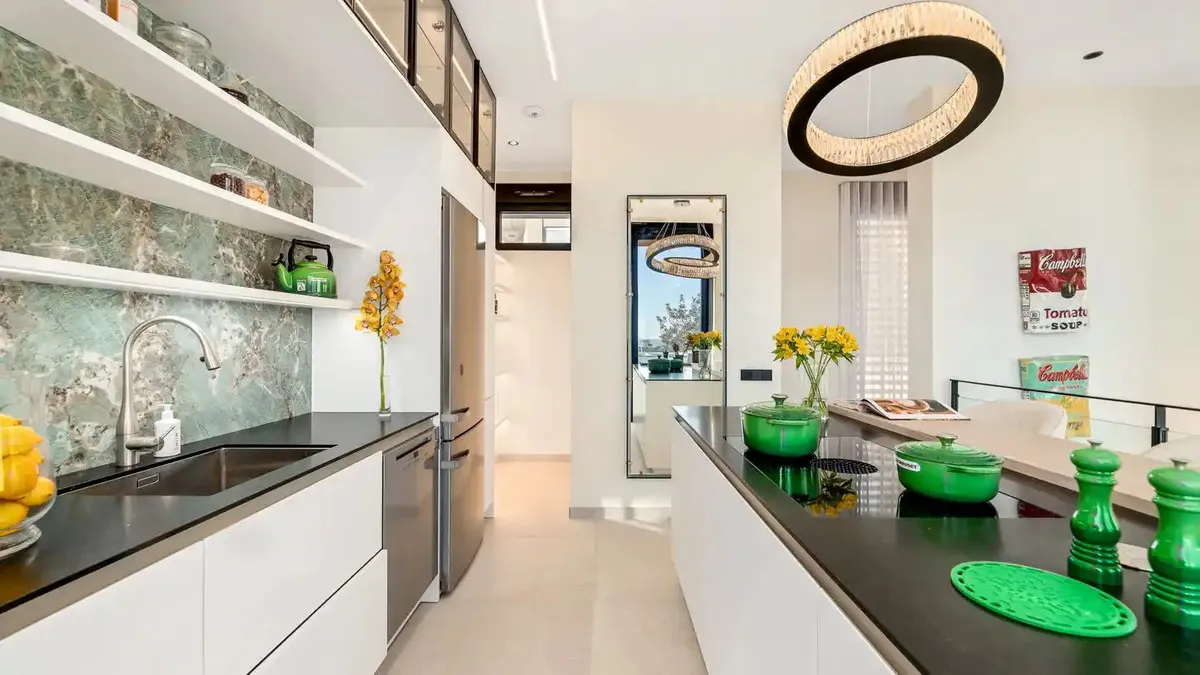 8fcfd57b-dd63-4b06-8029-ef491490445c