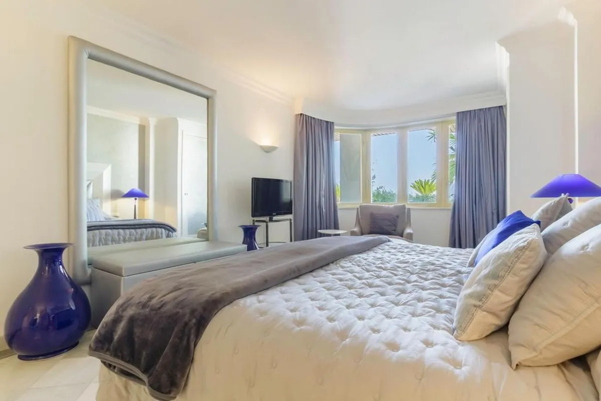 1235d3f2-bc48-48bf-a38b-d130426d4b31