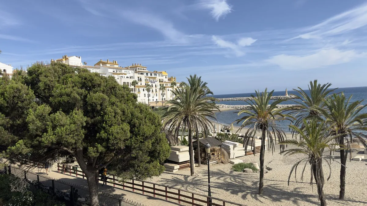 d7f63142-fd4c-45ca-9cc6-2b3f11e31d6d