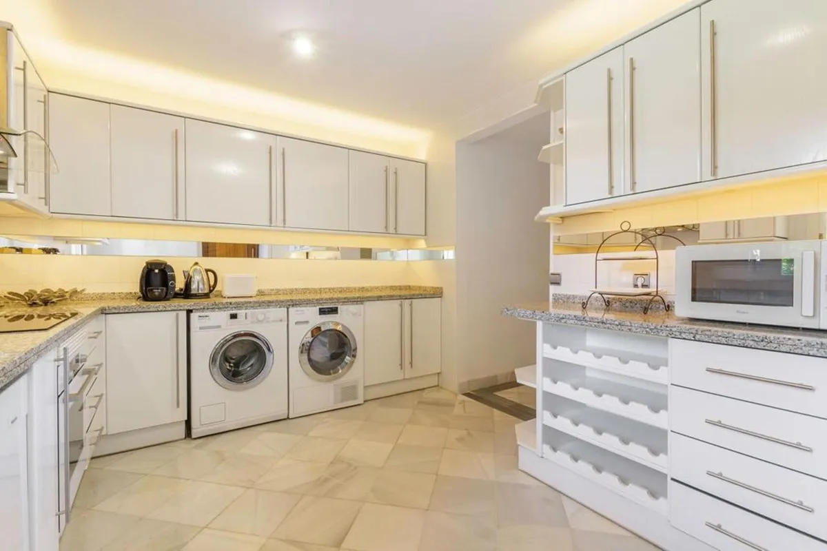 e7af3b6a-5ae7-40b3-9bc9-9ccff14dc2be