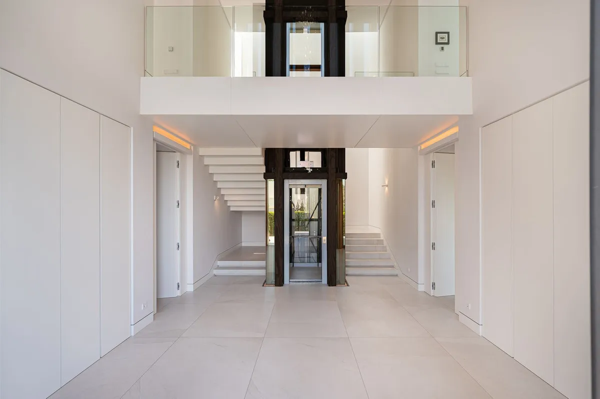 00f1f596-41b0-4067-8284-7202f7257212