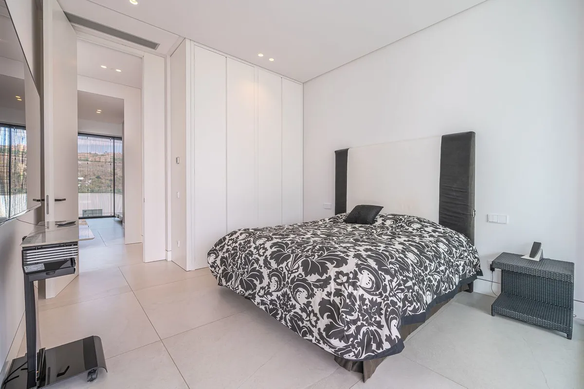 1382152b-030e-425e-8460-c9f904dd7c1a