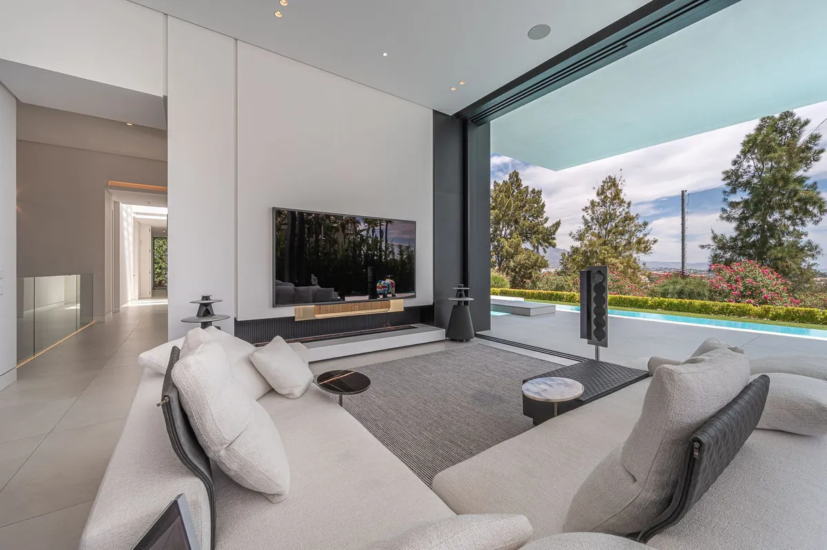 25f0f157-3c7f-41a8-bf11-c596afc78971