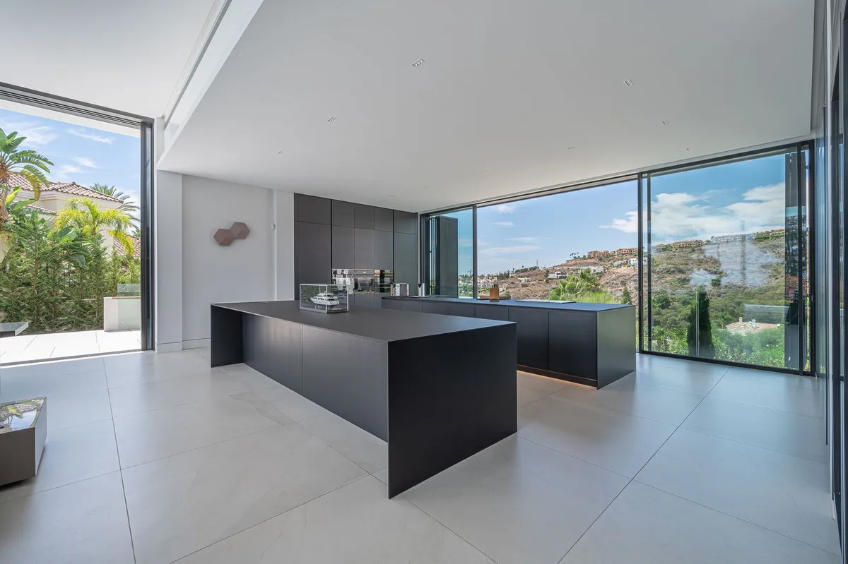 2e582406-9896-4aaf-b7bc-50177aab793b