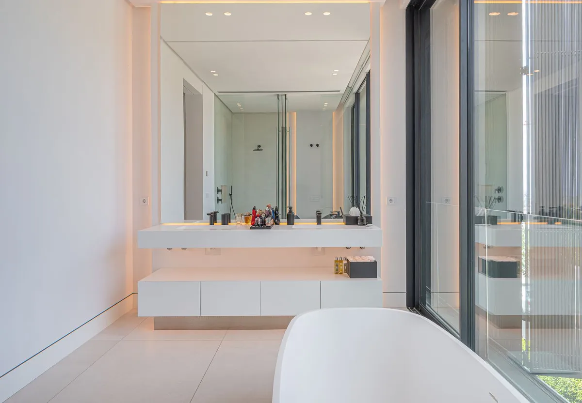 5b5b0ffa-6d17-4ed9-9709-51a5e5402c17