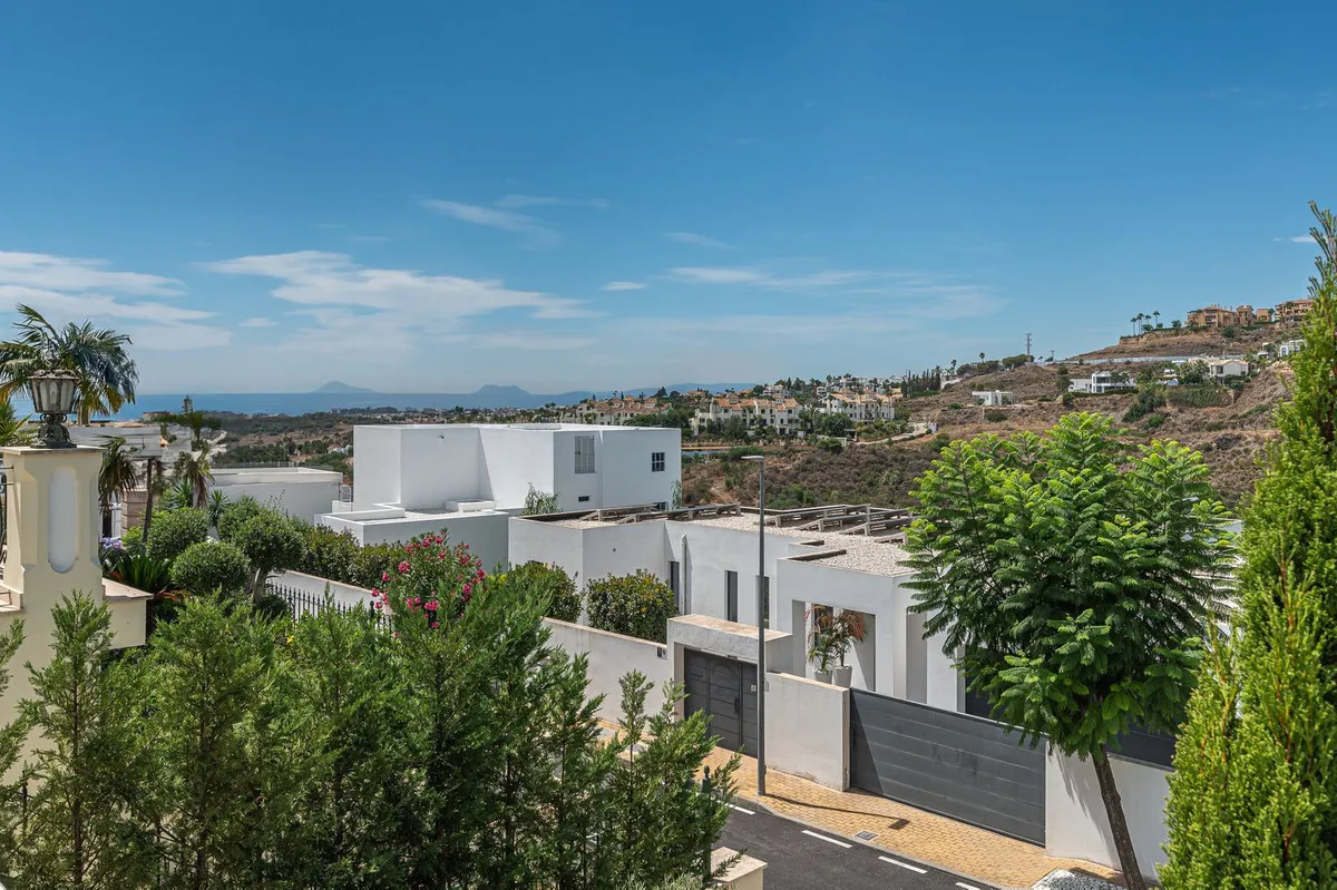 640b0e97-1729-450a-95f9-5f2e7a99c5fb