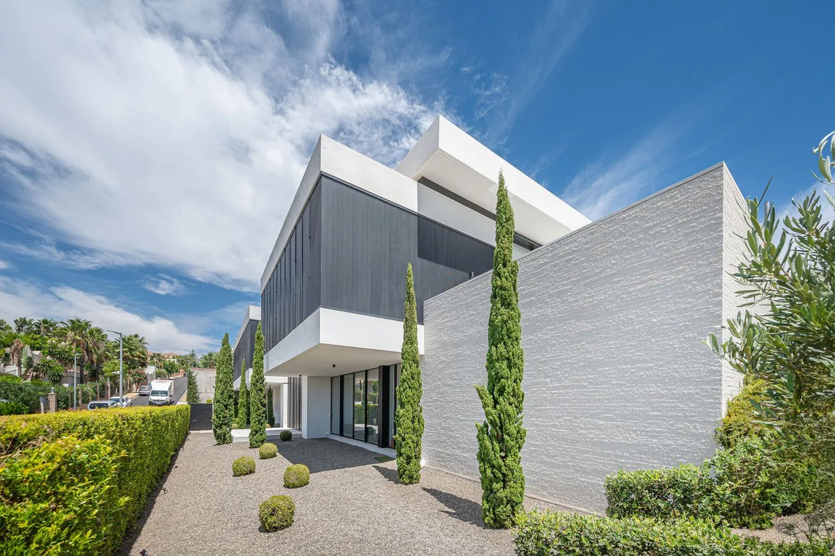 74b08800-fb06-461a-be2e-a99f3bd20823