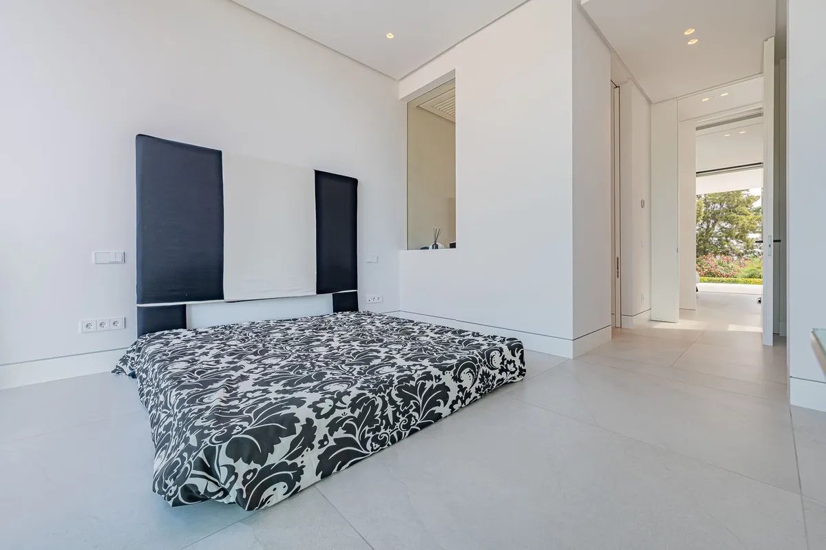 894892f7-993c-4161-a262-5f930ac16c77