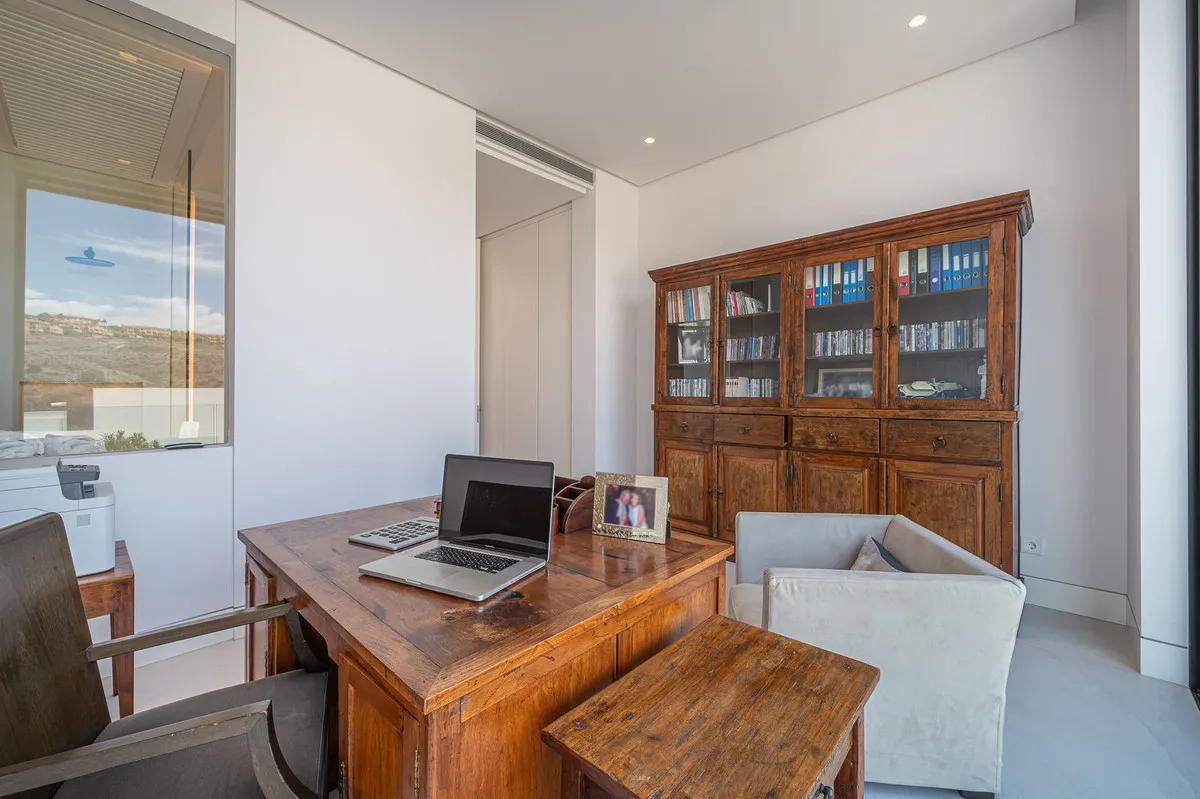 960f1b62-2e61-4728-9982-cd561666a57e