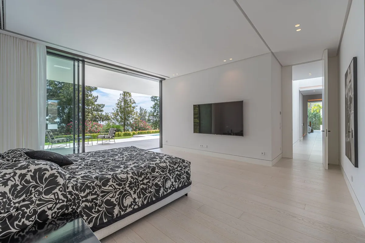 b3548893-5744-4764-8dfc-a9efb36987b1