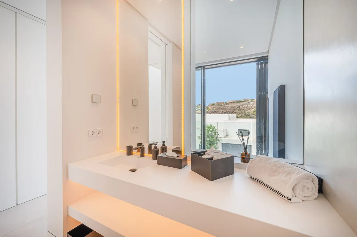 cd695e45-0851-4c7c-943d-a89f13f4afa2