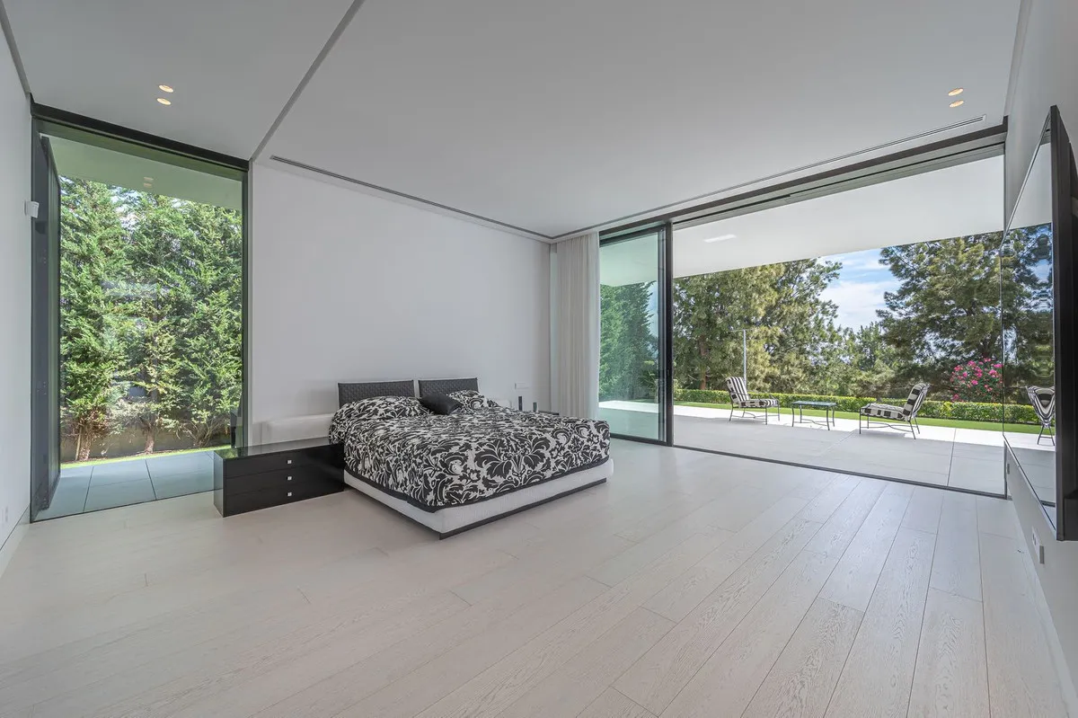 e558d800-aa01-49dd-bc42-2063a7a30286