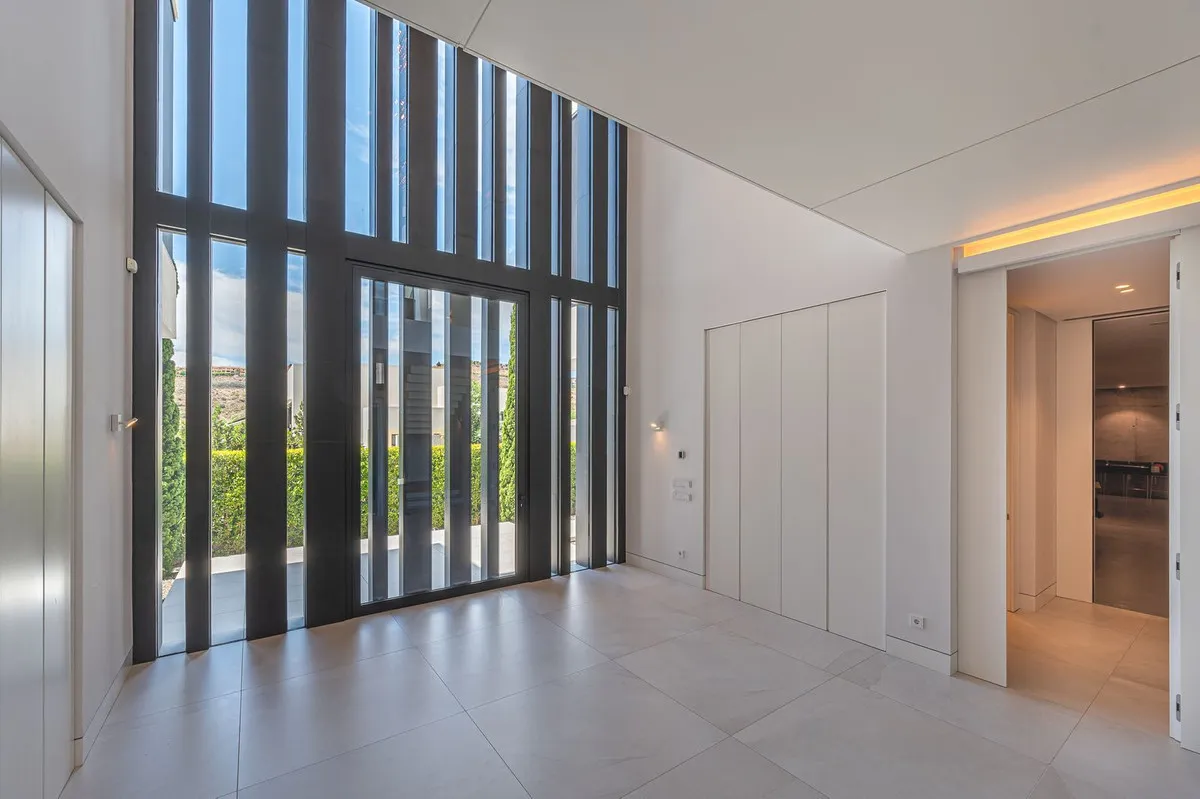 e8fc609e-2317-4183-9015-b9a24331941c