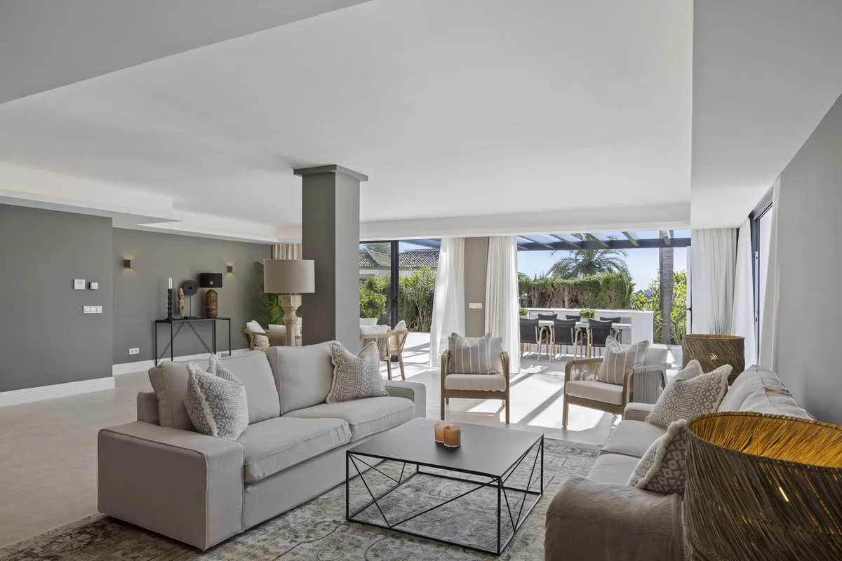 0242c255-5616-4b02-9083-f8c10cbf10e0